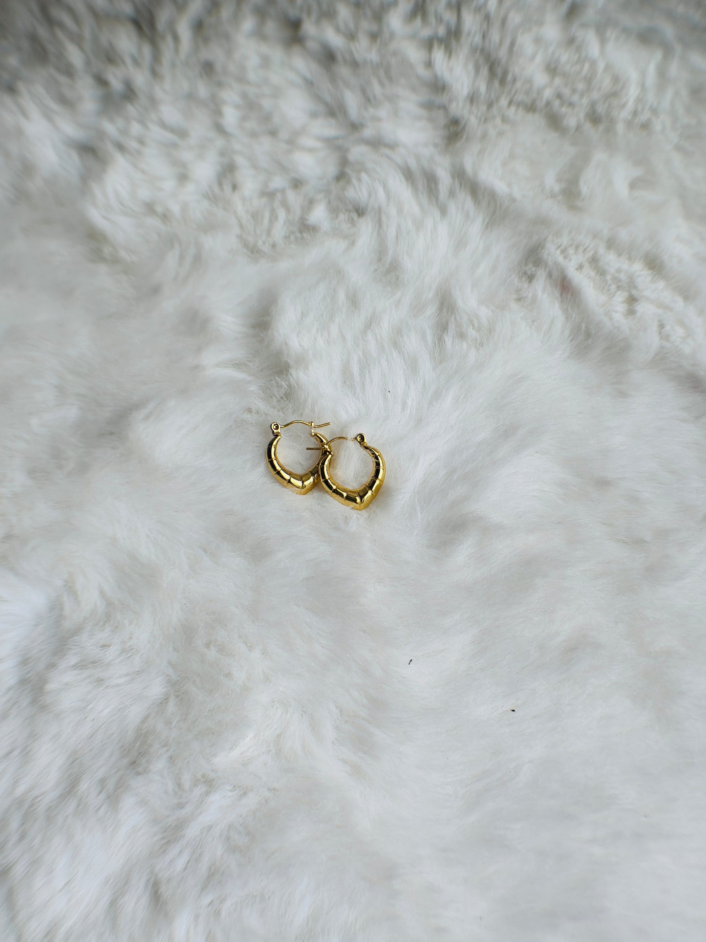 RUHKÉ™ geometric V-shaped hoop earrings minimalist design