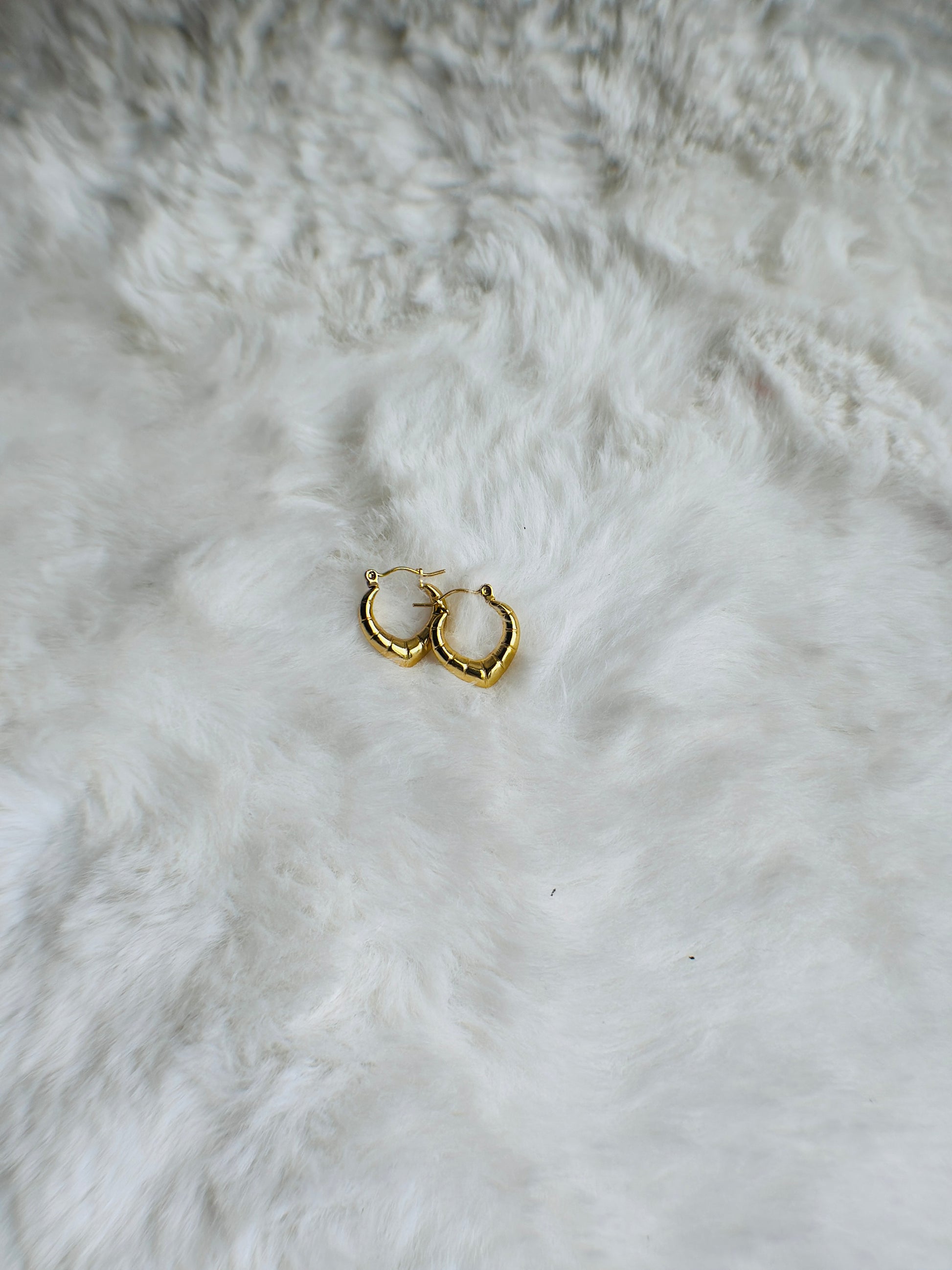 RUHKÉ™ geometric V-shaped hoop earrings minimalist design