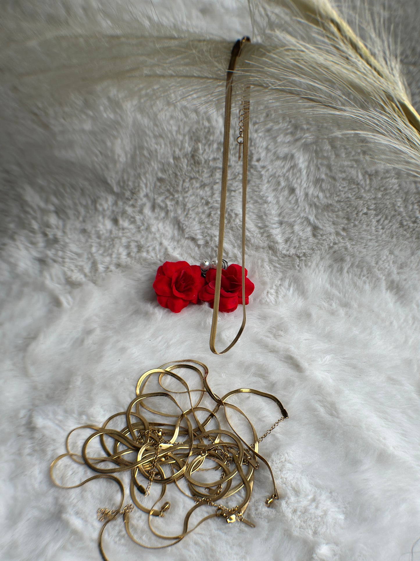 RUHKÉ premium 304 stainless steel gold necklace on white background