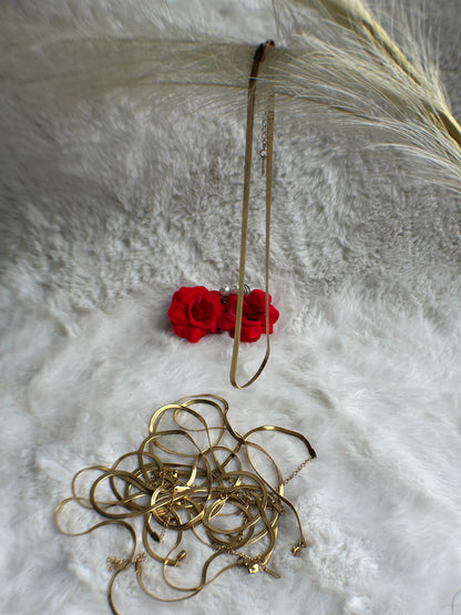 RUHKÉ premium 304 stainless steel gold necklace on white background