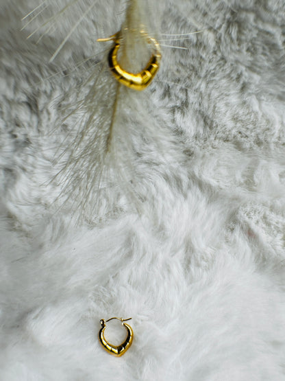 RUHKÉ™ small hoop earrings styled with modest fashion