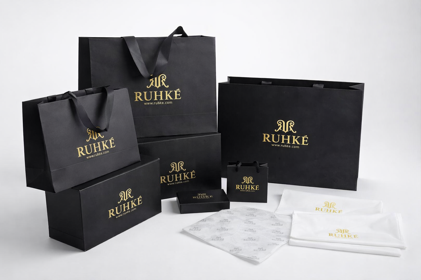 Designer gift-ready packaging by RUHKÉ with elegant luxury presentation