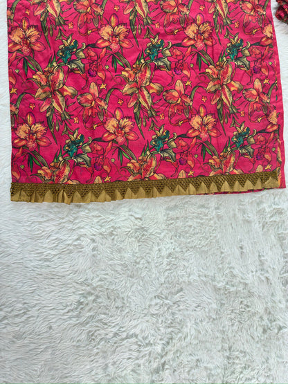 Contrast lace patch detailing on daman of printed lawn dress