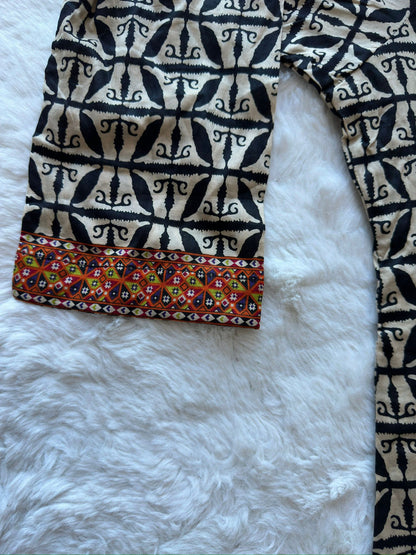 Printed cuff detail on full sleeve lawn shirt