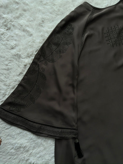 Full length luxury grey abaya in premium Nida fabric with smooth drape and wide flare hemline, modest fashion by RUHKÉ arm