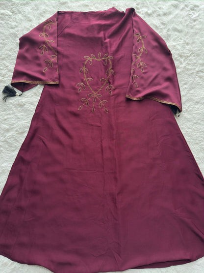Back view of luxury maroon Nida abaya with elegant 