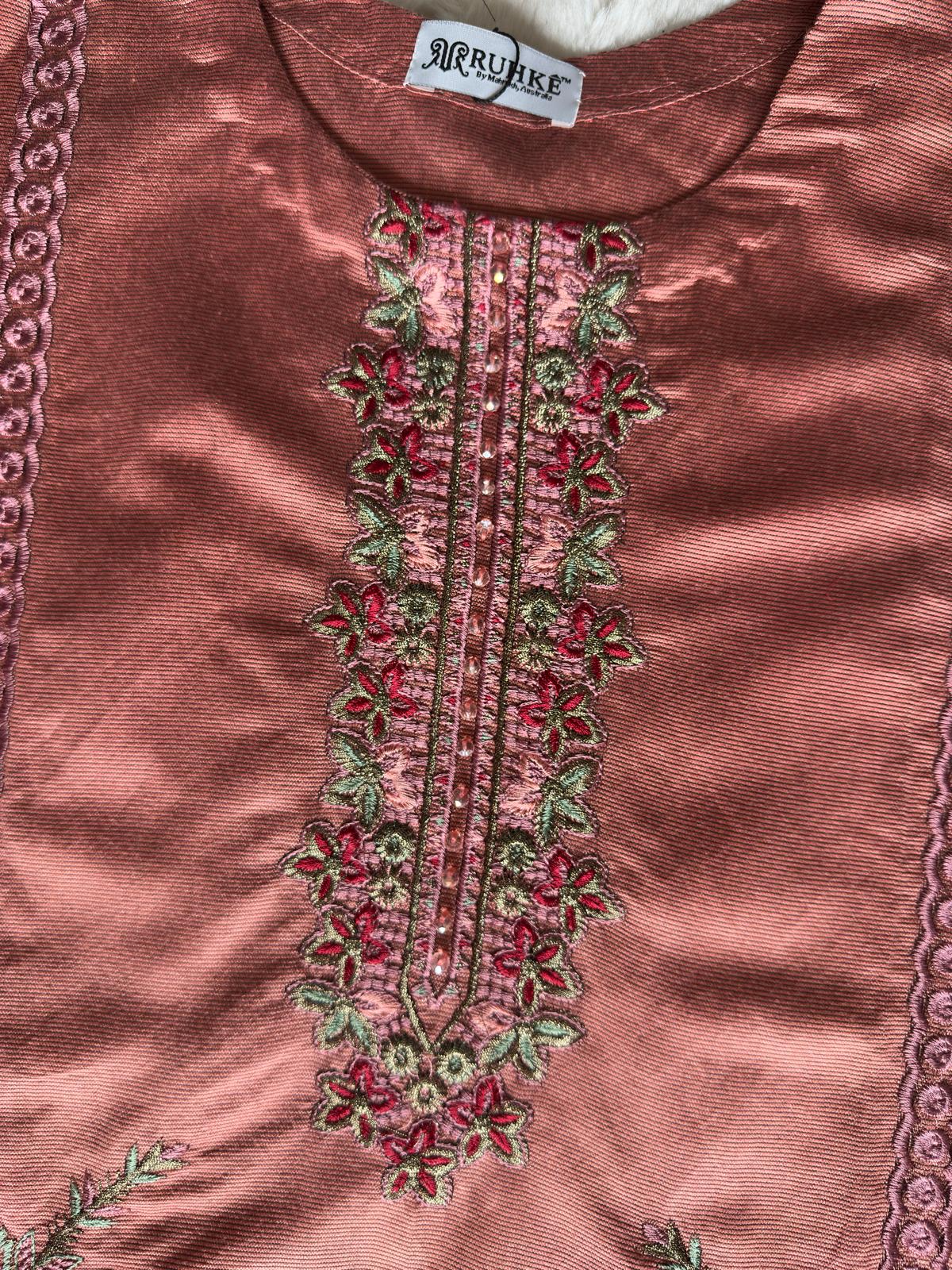 Close-up of scalloped cut-work  with fine thread embroidery on luxury dusty rose kurta by RUHKÉ