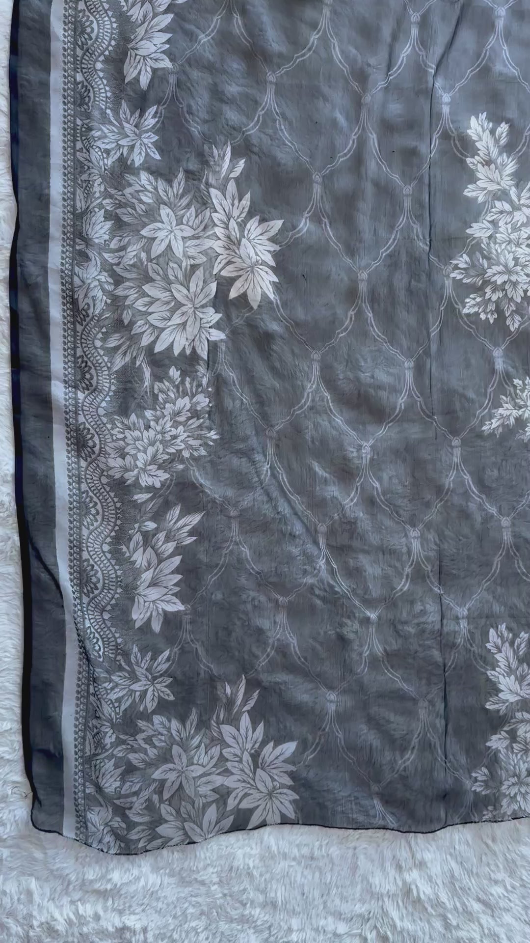 Printed embroidered lawn 3-piece suit video view dubata