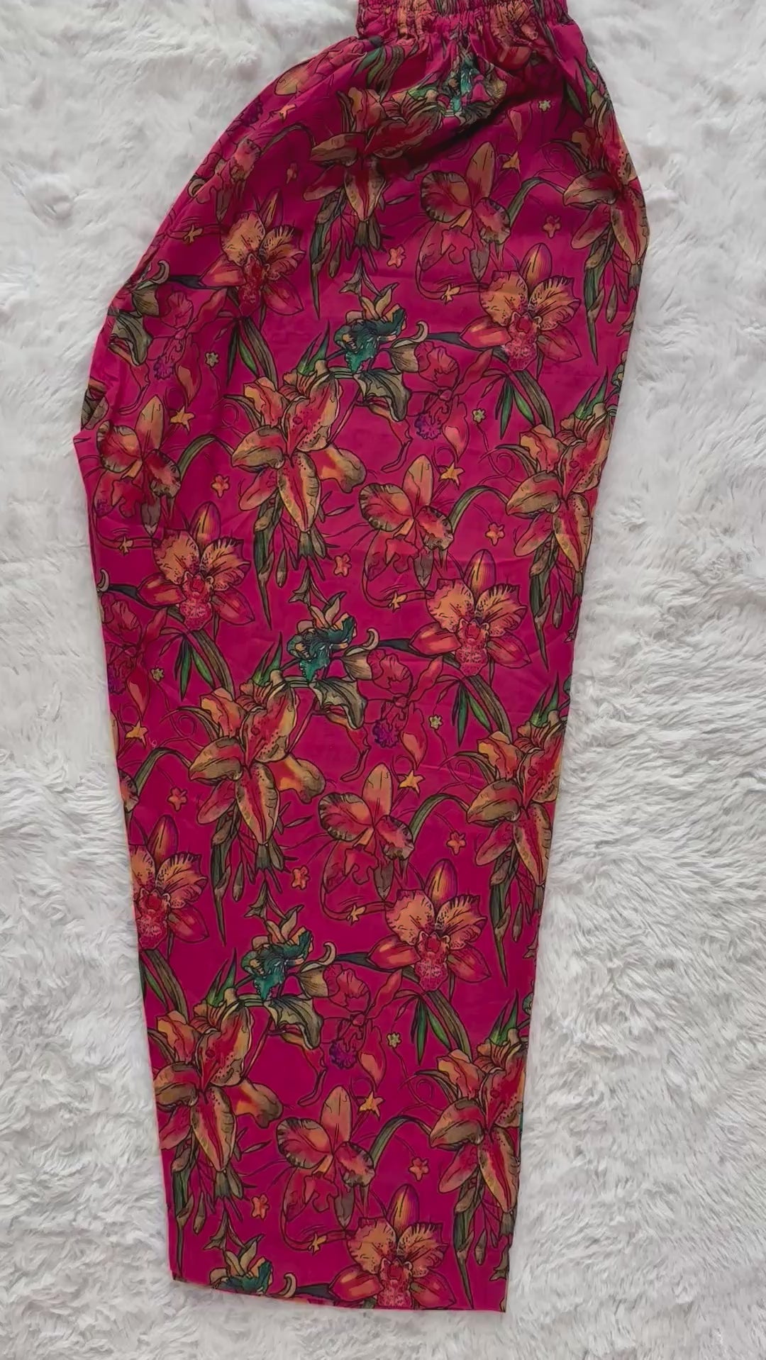 Video showcasing luxury printed lawn  trouser set by RUHKÉ™